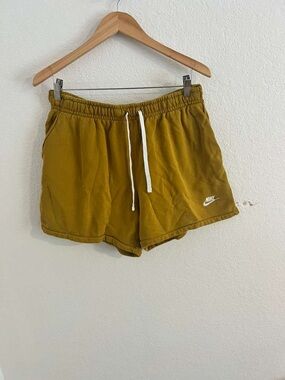 Nike Club Men's French Terry Flow Shorts in the color Bronzine XL